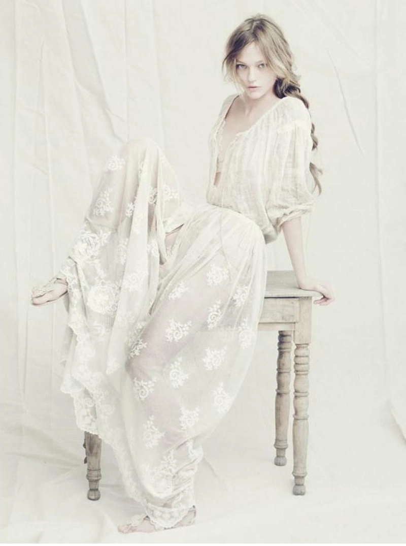 Alberta Ferretti spring-summer 2011 ad by Paolo Roversi