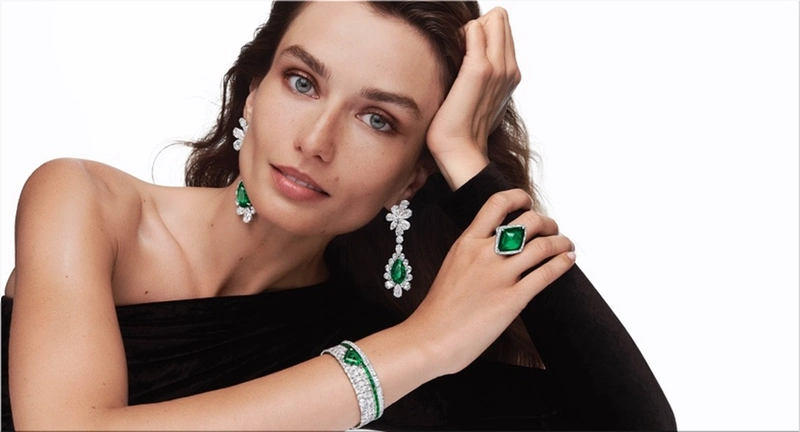 Andreea Diaconu and Graff