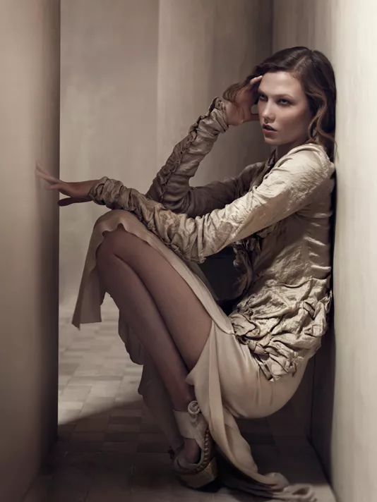 Karlie Kloss in Donna Karan ss2011 ad campaign
