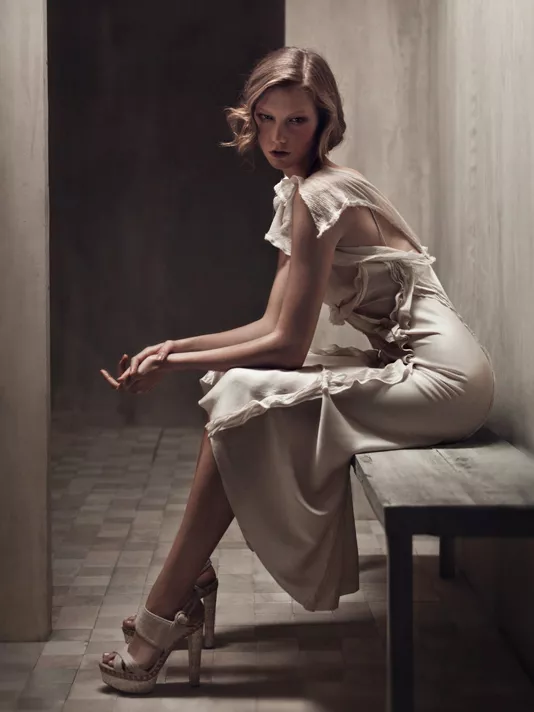 Karlie Kloss in Donna Karan ad campaign spring-summer 2011