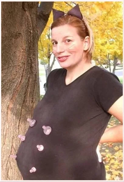 Halloween costumes for pregnant women