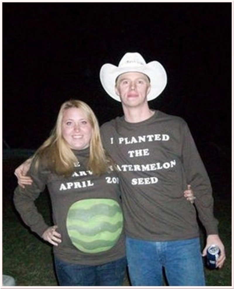 Halloween costumes for pregnant women