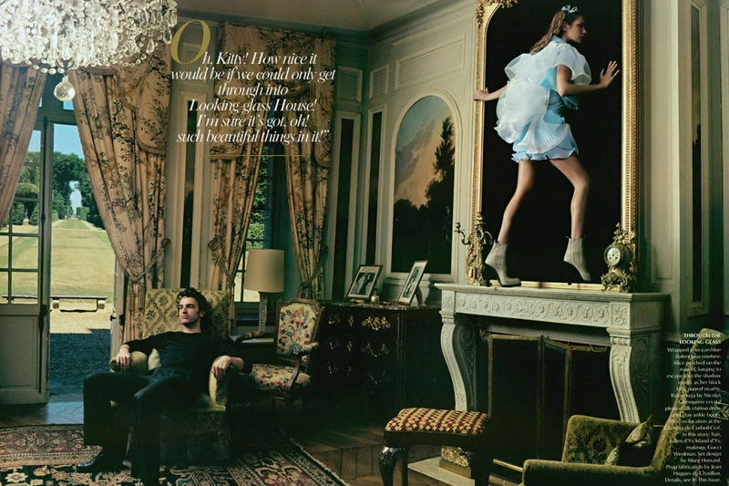Leibovitz - Looking Glass House