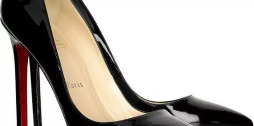 Black patent leather pumps